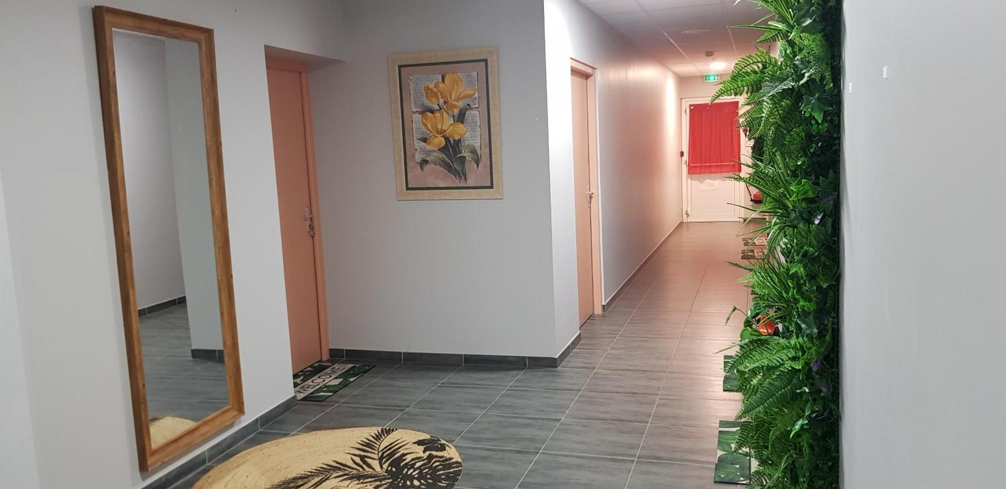 Tikazela - Escale Hotel *